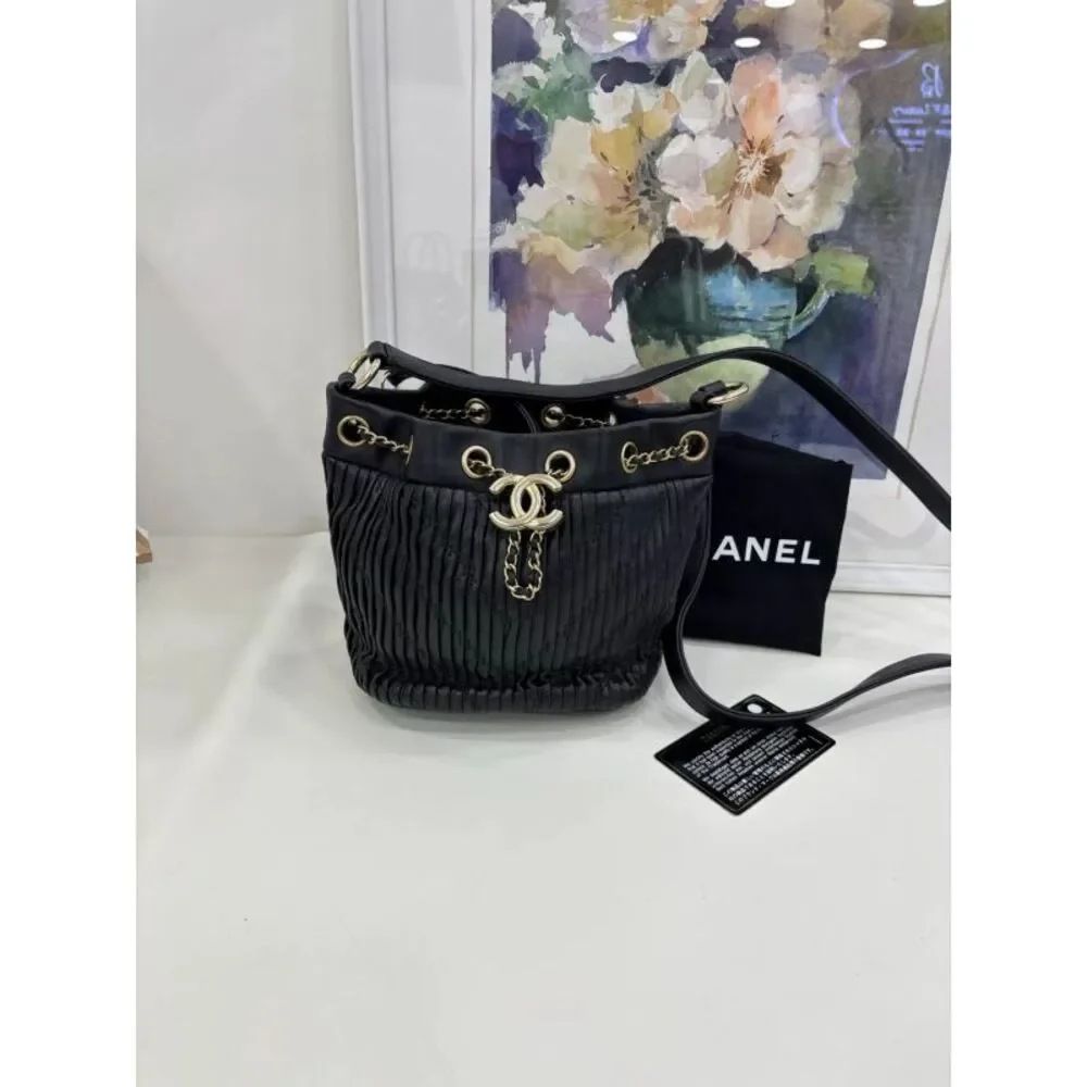 CHANEL brand color